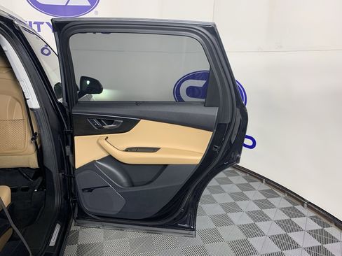 Used 2020 Audi Q7 3.0T Prestige w/ Prestige Package image 39