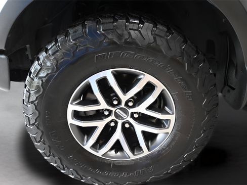 Used 2018 Ford F150 Raptor w/ Equipment Group 801A Mid AWD/4WD image 35