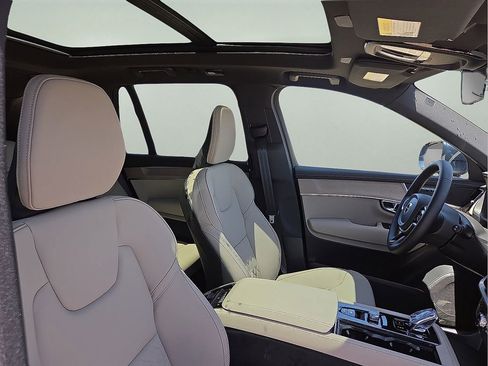 New 2026 Volvo XC90 B5 Core image 10