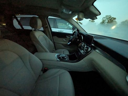 Used 2018 Mercedes-Benz GLC 300 4MATIC image 9