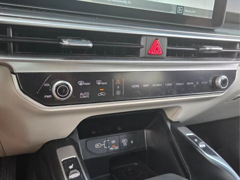 Certified 2025 Kia Sorento S w/ Panoramic Sunroof Package FWD image 27