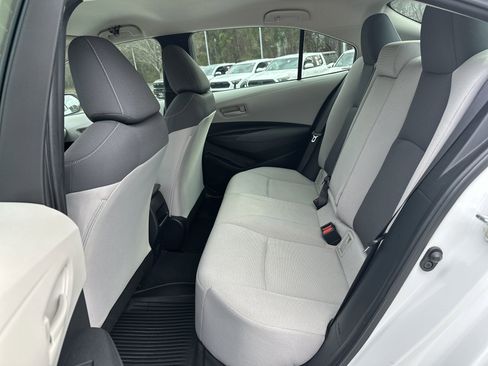 Used 2022 Toyota Corolla LE image 30