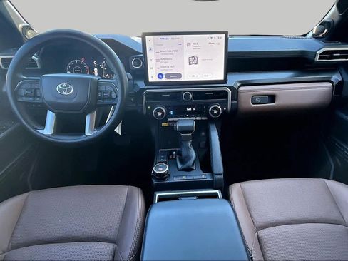 Used 2025 Toyota 4Runner Limited AWD/4WD image 15
