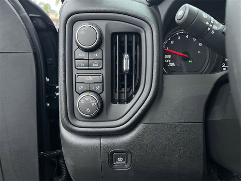 New 2025 Chevrolet Silverado 1500 Custom image 18