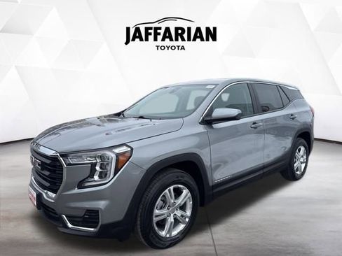 Used 2024 GMC Terrain SLE image 9