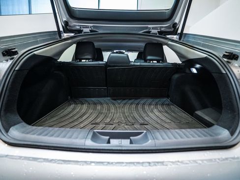 Certified 2025 Toyota Prius XLE image 33