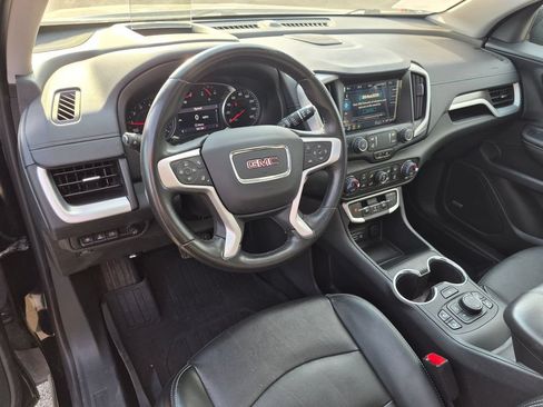 Used 2022 GMC Terrain SLT w/ Infotainment Package II AWD/4WD image 10