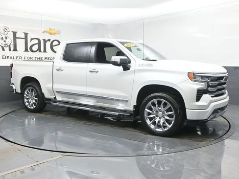 Used 2023 Chevrolet Silverado 1500 High Country w/ High Country Premium Package AWD/4WD image 6