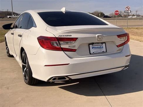 Used 2018 Honda Accord Sport image 5