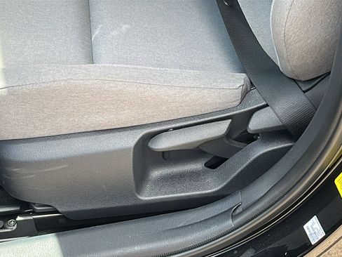 Used 2025 Toyota Camry LE FWD image 11