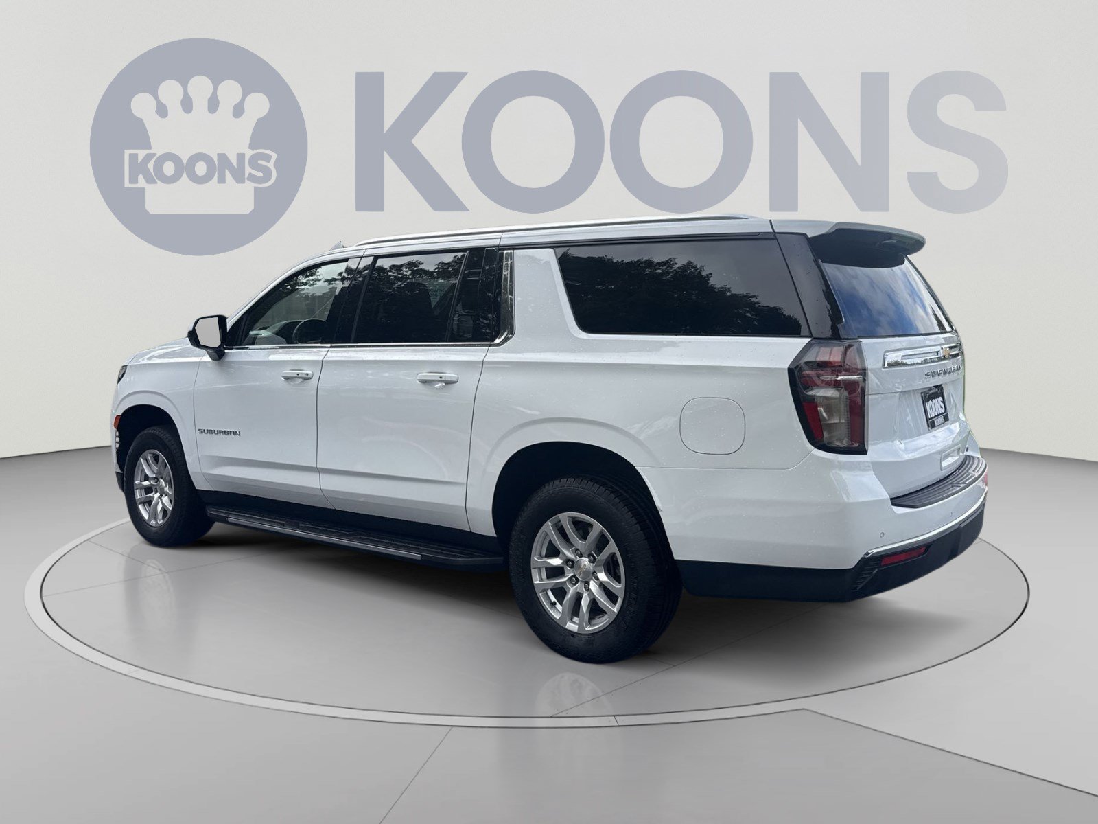 Used 2024 Chevrolet Suburban LT AWD/4WD image 4