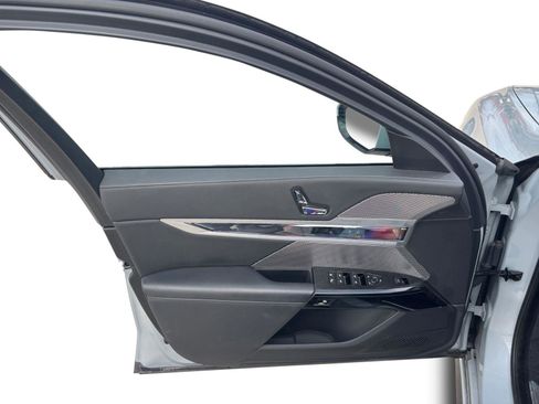 Certified 2023 BMW 760i xDrive image 19