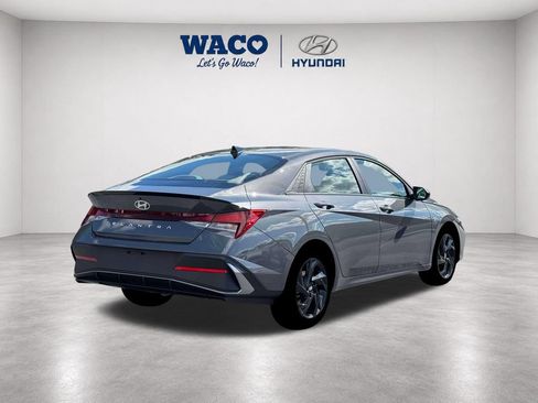 Used 2026 Hyundai Elantra Sport FWD image 9
