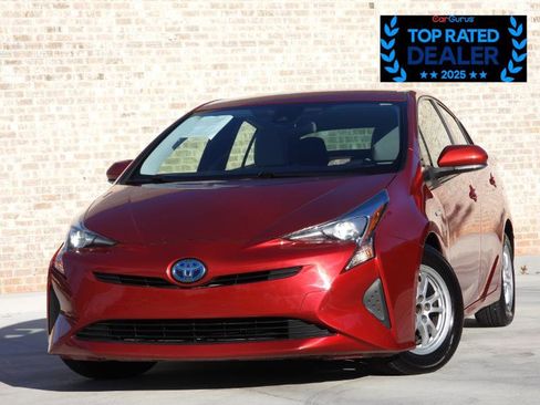 Used 2017 Toyota Prius Two image 2