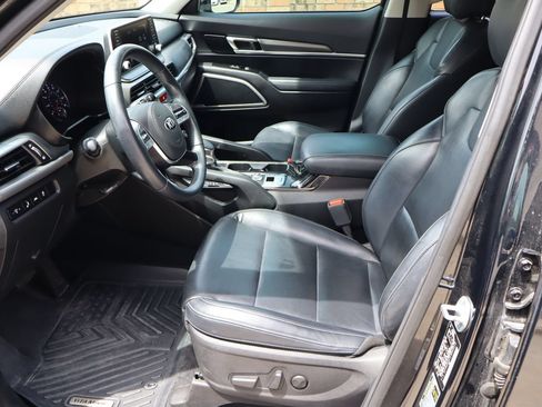 Used 2020 Kia Telluride S FWD image 22