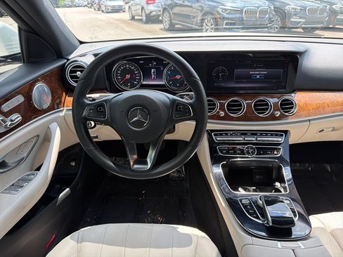 Used 2018 Mercedes-Benz E 300 image 23