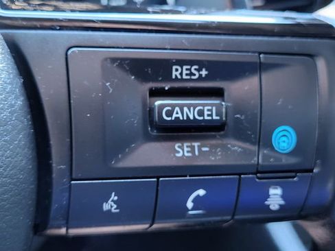 Used 2021 Nissan Rogue SV image 12