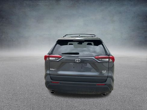 Used 2021 Toyota RAV4 XLE Premium AWD/4WD image 5