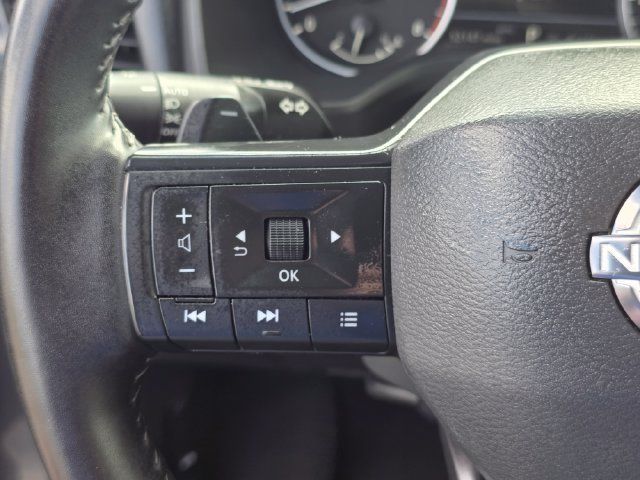 Used 2025 Nissan Rogue SV AWD/4WD image 29