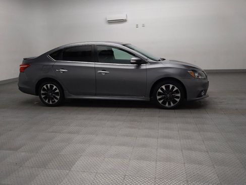 Used 2019 Nissan Sentra SR FWD image 11