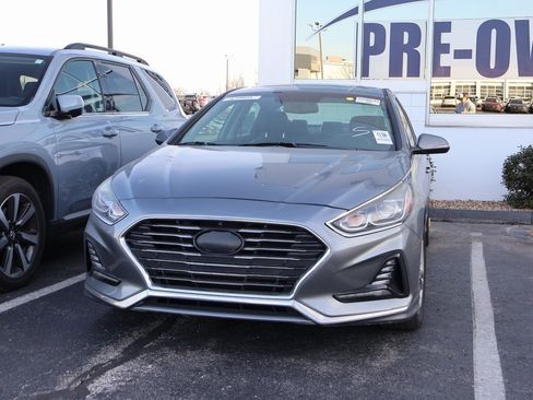 Used 2018 Hyundai Sonata Limited image 11