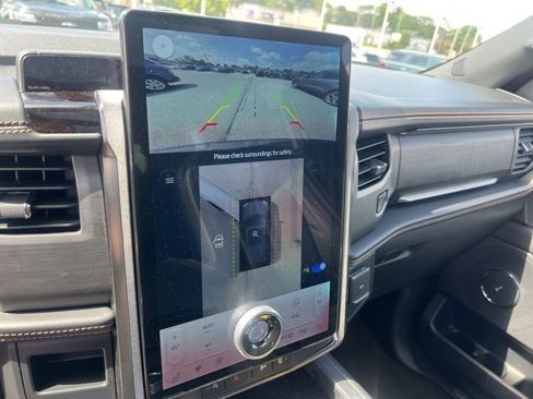 Certified 2022 Ford Expedition Platinum image 16