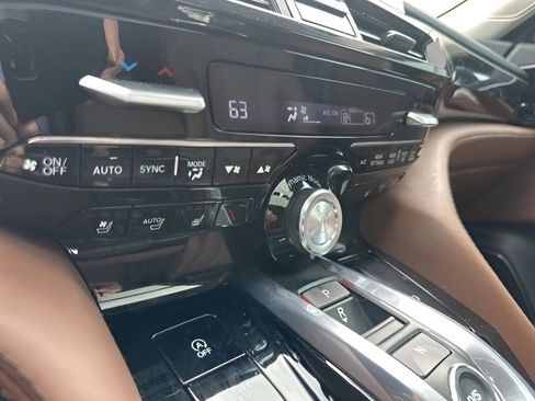 Used 2023 Acura MDX SH-AWD w/ Advance Package image 26