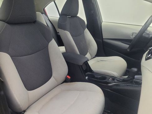 Used 2021 Toyota Corolla LE image 21