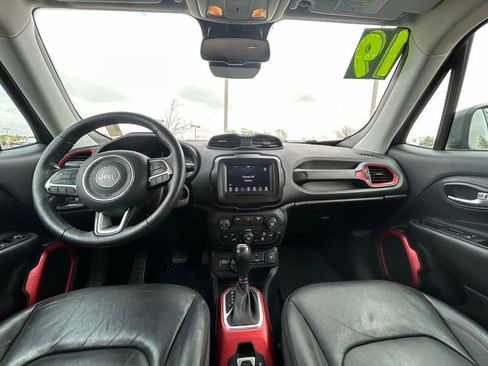 Used 2019 Jeep Renegade Trailhawk AWD/4WD image 11
