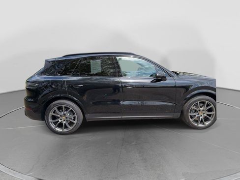 Used 2023 Porsche Cayenne Platinum Edition AWD/4WD image 6