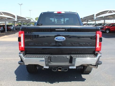 Used 2023 Ford F250 Lariat w/ Lariat Ultimate Package AWD/4WD image 4