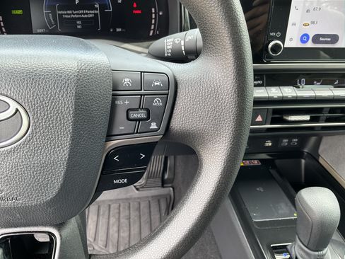 Used 2026 Toyota Camry LE FWD image 20