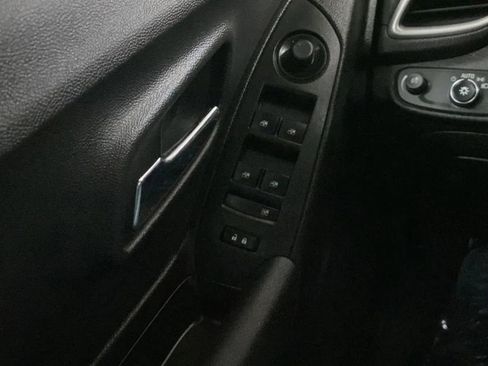 Used 2019 Chevrolet Trax LT w/ Driver Confidence Package FWD image 22