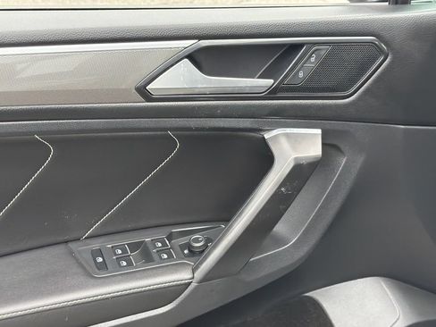 Used 2023 Volkswagen Tiguan SE R-Line FWD image 15