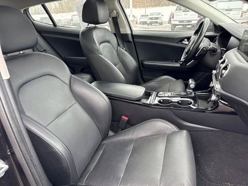 Used 2019 Kia Stinger Premium image 12