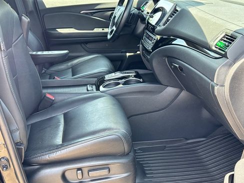 Used 2020 Honda Pilot Touring image 13