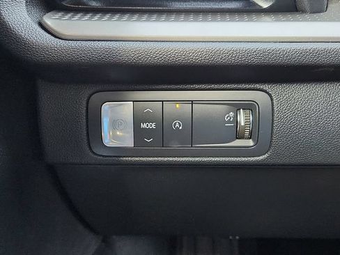 Used 2025 Chevrolet Traverse LT w/ Driver Confidence Package FWD image 20