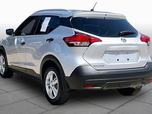 Used 2019 Nissan Kicks S FWD image 11