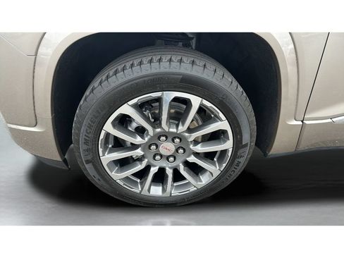 Used 2022 GMC Acadia Denali w/ Denali Technology Package FWD image 20