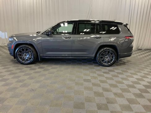 Used 2023 Jeep Grand Cherokee L Summit w/ Advanced Protech Group IV AWD/4WD image 8