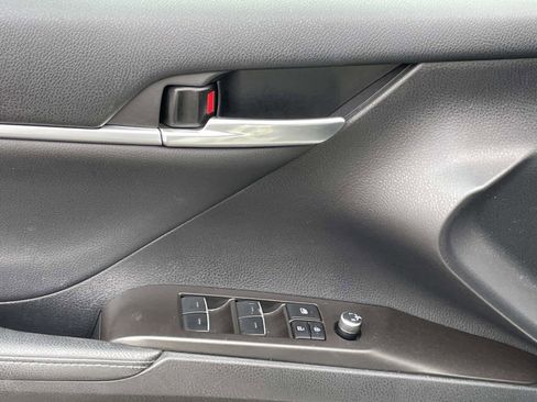 Used 2022 Toyota Camry XLE image 15