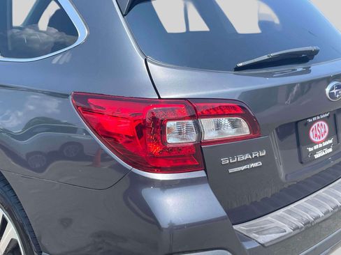 Used 2019 Subaru Outback 2.5i Limited AWD/4WD image 10