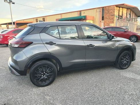 Used 2024 Nissan Kicks S FWD image 5