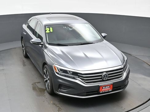 Used 2021 Volkswagen Passat 2.0T SE FWD image 37