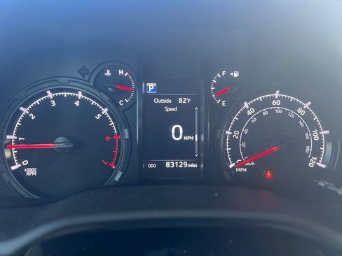 Used 2021 Toyota 4Runner SR5 Premium w/ Moonroof Package RWD image 11