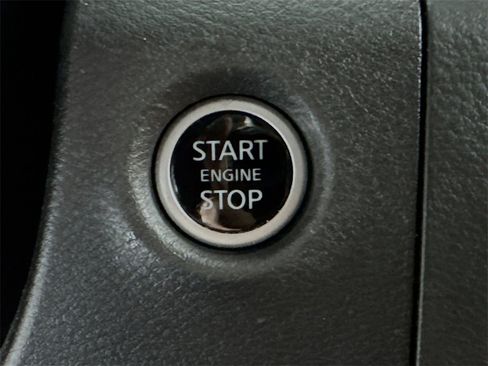 Used 2025 Nissan Frontier PRO-4X w/ Pro Convenience Package image 29