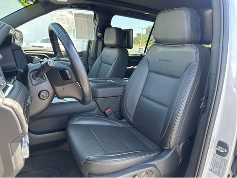 Certified 2023 GMC Yukon XL Denali w/ Denali Reserve Package image 25