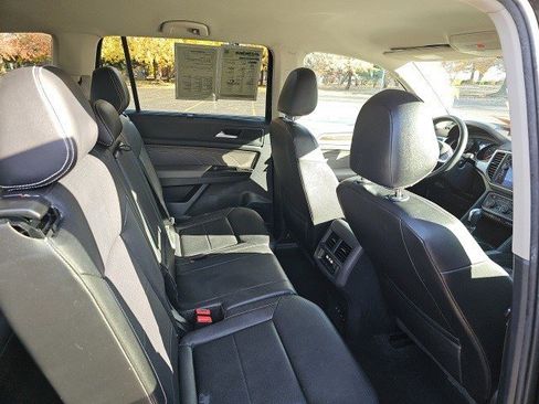 Used 2021 Volkswagen Atlas SE image 16