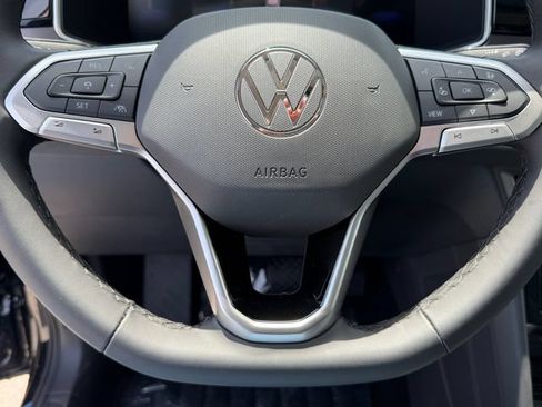 New 2026 Volkswagen Taos SE FWD image 21