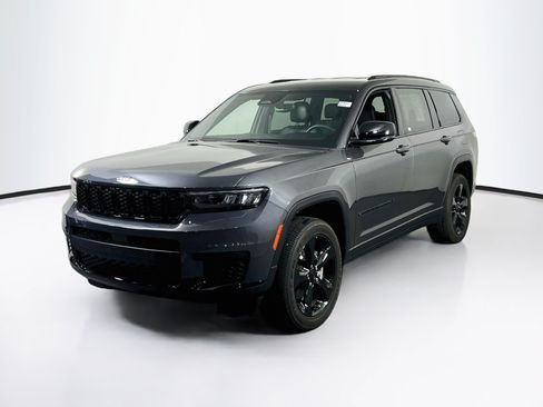 Used 2023 Jeep Grand Cherokee L Laredo AWD/4WD image 1